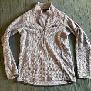 Patagonia women’s Zip Up Sweater - Light purple